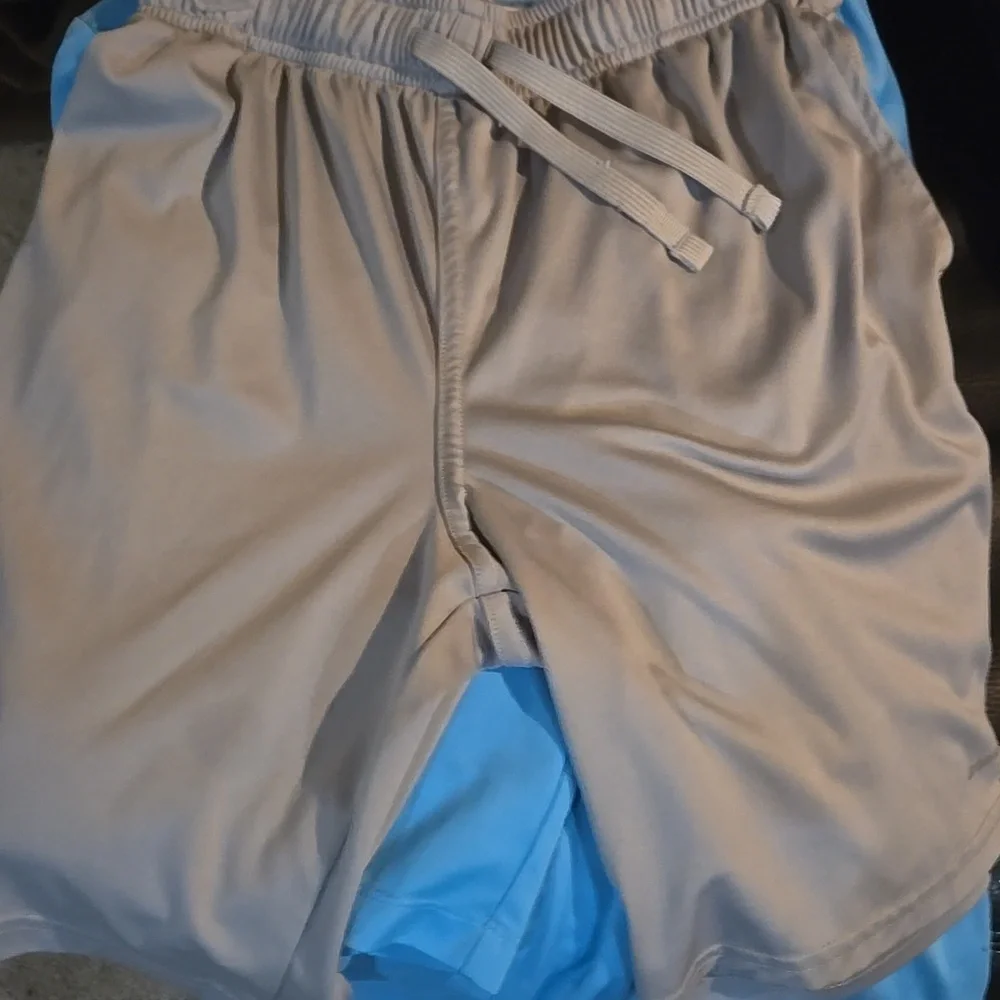 Activewear - Picture 3 of 3